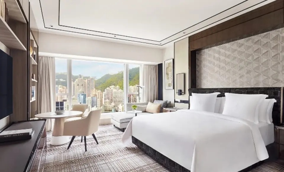 Four Seasons Hotel Hong Kong